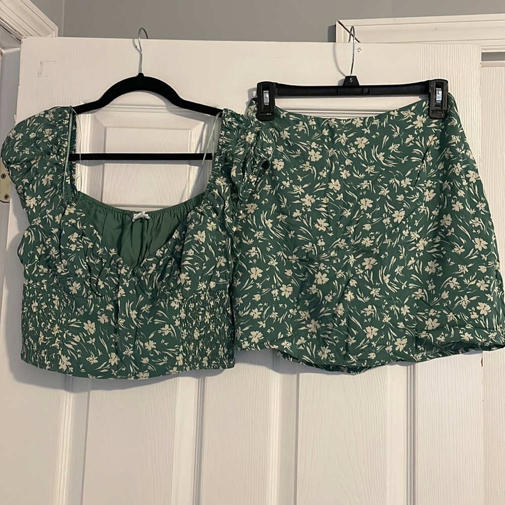 Crop top/high waisted skirt set